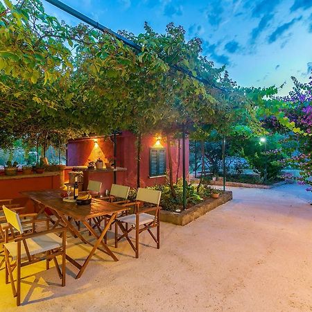 House Bougainvillea Pula Exteriör bild