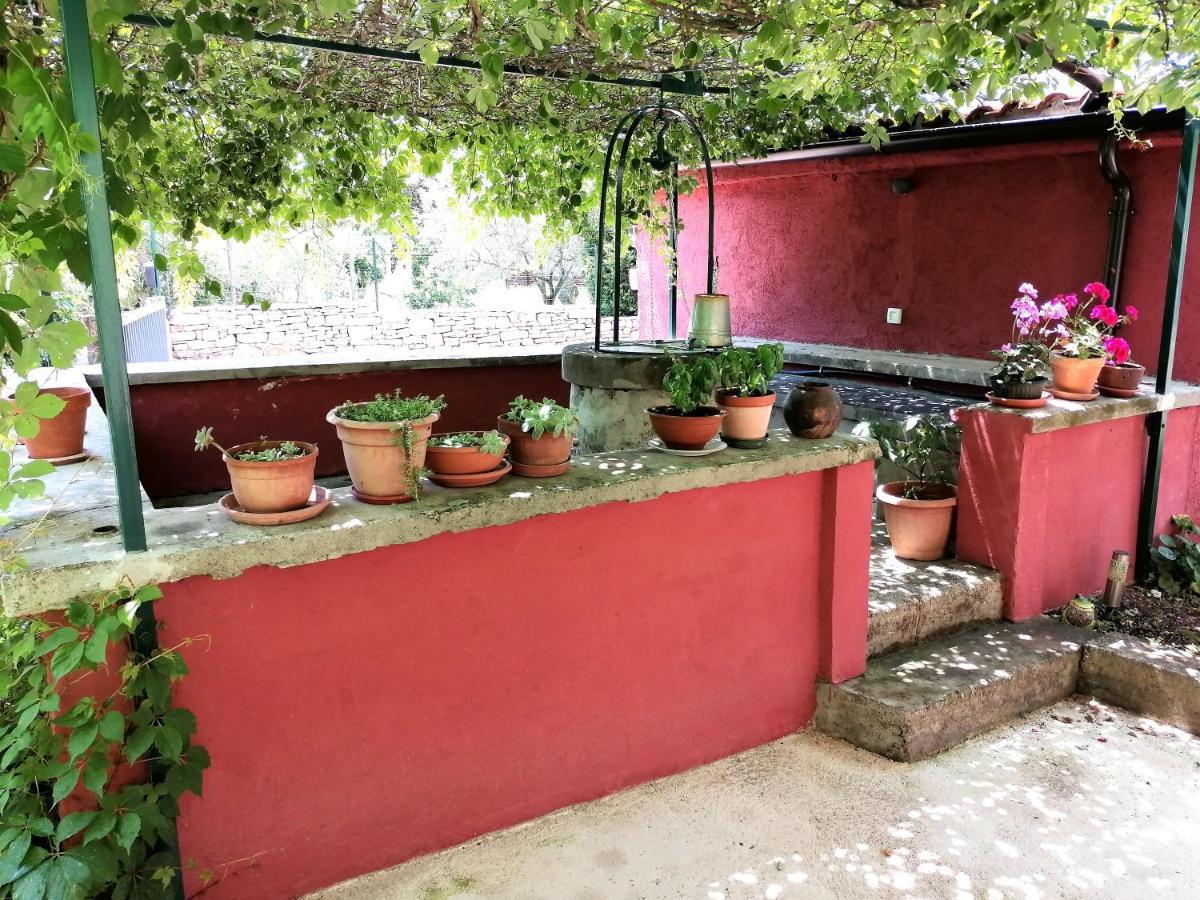 House Bougainvillea Pula Exteriör bild
